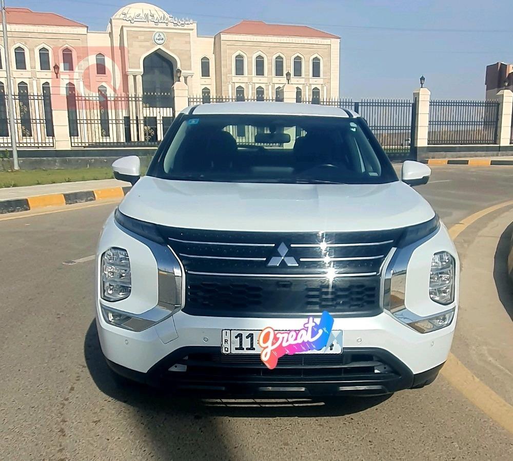 ميتسوبيشي اوتلاندر